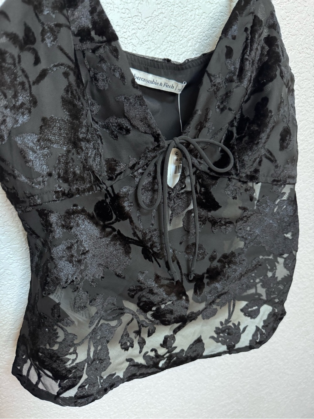 Abercrombie & Fitch Black Floral Semi Sheer Cropped Tank Women’s S NWT